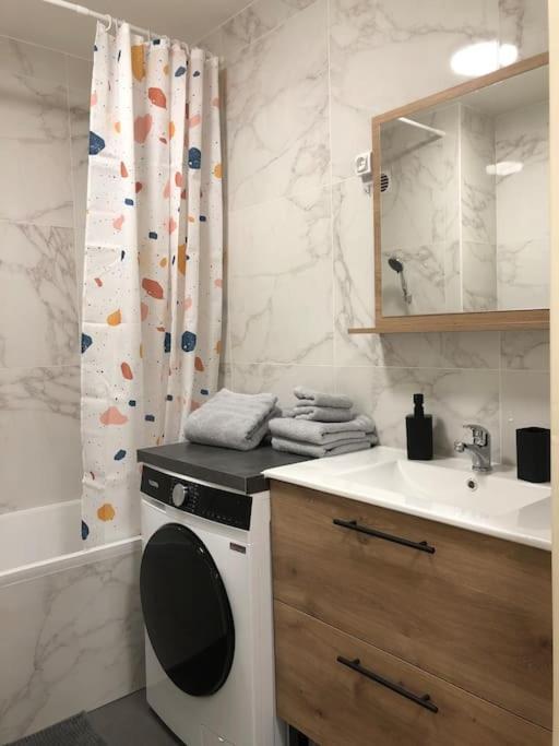 Superbe Appartement Tout Equipe, Le Nid D'Eva A Metz Gare, Parking Prive, Balcon, F2, 50M2, 3P Екстер'єр фото